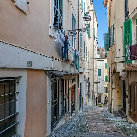 In With 1 Bedrooms And Wifi San Remo