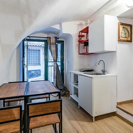 Apartman In With 1 Bedrooms And Wifi San Remo