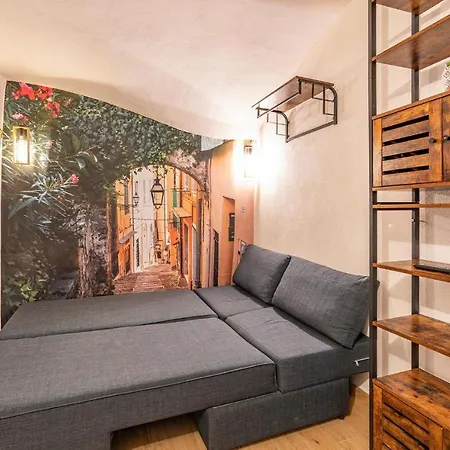 Apartman In With 1 Bedrooms And Wifi *
