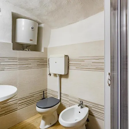 In With 1 Bedrooms And Wifi * San Remo