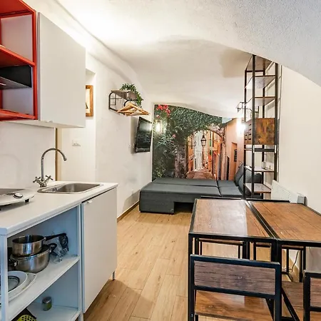 Apartment In With 1 Bedrooms And Wifi *